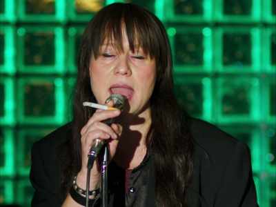 ♪ A little shy ♪ - Nico, 1988