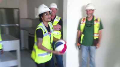 A LITTLE TRICK ON THE
CONSTRUCTION SITE. - Harlem Globetrotters: Play It Forward