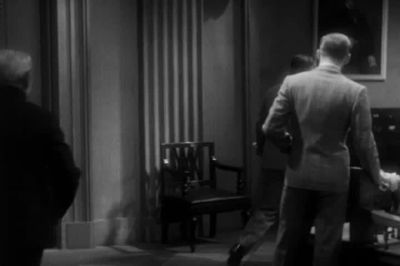 A man comes out of nowhere - Jewel Robbery
