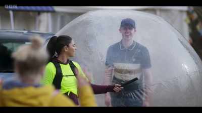 - A man? He's alive! - Yes.
- He's just a bubble boy. - Henpocalypse!