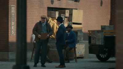 A man's gold cufflink - Frankie Drake Mysteries