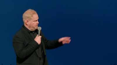 A Maria diz:
"Tu, menina camponesa francesa, - Jim Gaffigan: Dark Pale