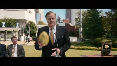 A mayor who prioritizes character. - A Man in Full