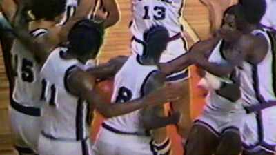 A mediados de los 80, - We Beat the Dream Team