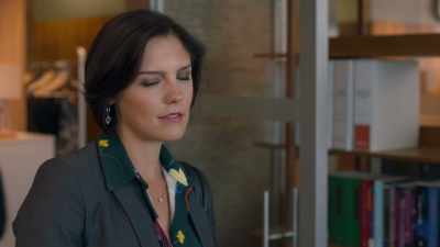 - A nice sweetener.
- [She sighs] - The Split
