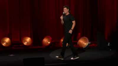 A přijde v něm do školy. - Theo Von: Regular People