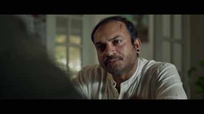 A pacemaker that's implanted in a body - CBI 5: The Brain