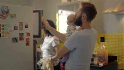 A participative father helping his mother - The Beginning of Life