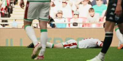 A problem here. A head injury. - Welcome to Wrexham