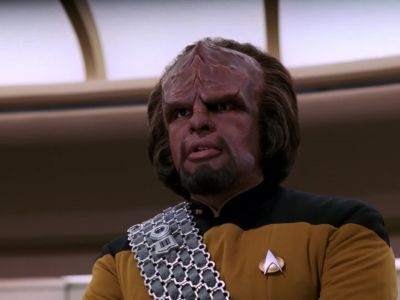 A Promellian battle cruiser? - Star Trek: The Next Generation