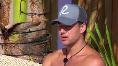 >> A RANDOM THING? - Love Island