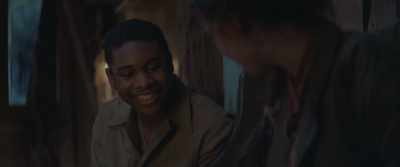 - A razor.
- Thank you. You're too kind. - The Railway Children Return