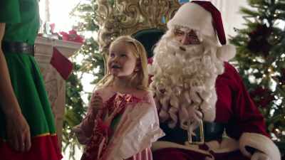 A sapatilha dela
é igual à minha. Eu amei. - 'Tis the Season to be Merry