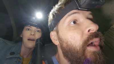 A secret room.
Let's go down there. - Deadstream