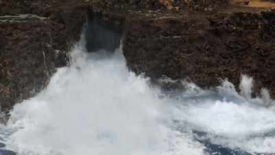 A single
uplifted coral atoll, - Protecting Paradise: The Story of Niue