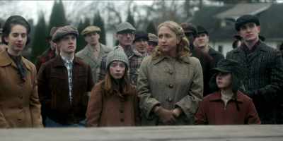 A spaceship crashing,
creature inside it, - Project Blue Book
