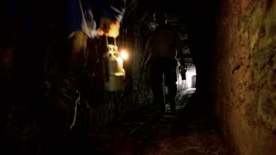 A team of people start going
down through the catacombs, - The UnBelievable with Dan Aykroyd