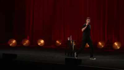 A ten den mě napadlo, - Theo Von: Regular People