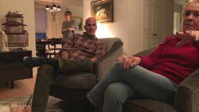 Așteptaţi un minut. Relatia este ok? - My Husband, the Cyborg
