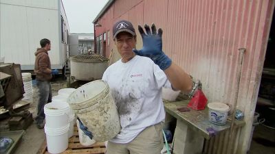 A THOUSAND FINGERNAILS... - Dirty Jobs
