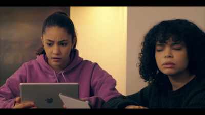 - A tia Edith está a morrer?
- Eventualmente, sim. - Years and Years