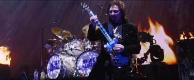 â™ª Watches those flames - Black Sabbath: The End of The End