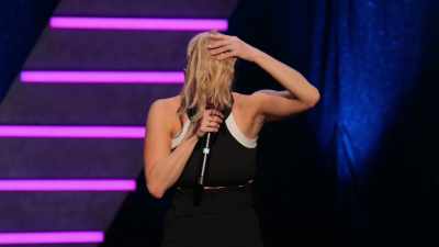 A veiled woman - Iliza Shlesinger: Unveiled
