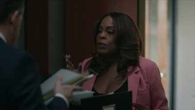 A woman called his old phone, - The Rookie: Feds