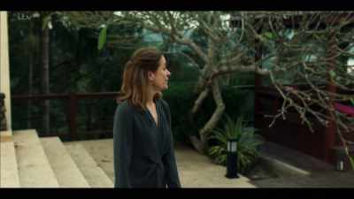 - Aaaaaah, my little bunny.
- How are you? - Strangers