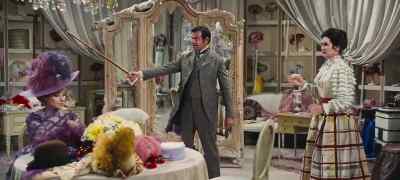 - Aaagh!
- Stop singing. - Hello, Dolly!