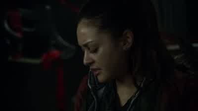 Aah! Hey, stop. Just keep talking me through it. Man: Get down! We need back up! - The 100