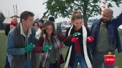 -Aah!
-[ laughs ] - The Holiday Fix Up