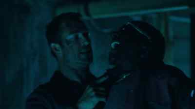 - Aah!
SCOTT: Come here! - Strike Back