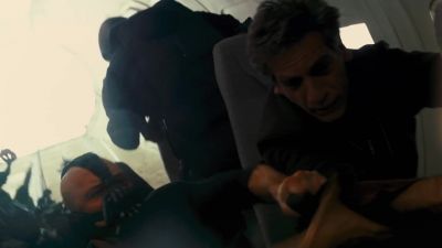 Aah! What you doing to me? Let me out! - The Dark Knight Rises