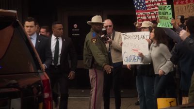 Aaron! Aaron! Aaron! - Designated Survivor