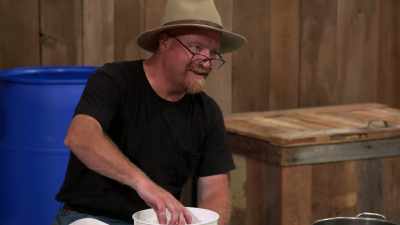 [aaron chuckles] - Moonshiners: Master Distiller