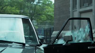 Aaron, Greenwood, get the truck started. - Gotham