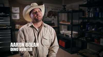 Aaron: MY UNCLE JOHN, - Dino Hunters