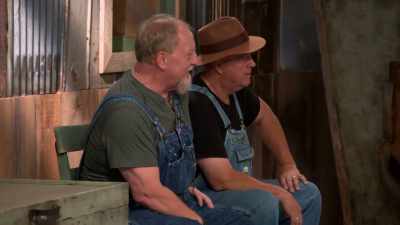 [aaron] that's fresh,
sweet corn,
cut off the cob yesterday. - Moonshiners: Master Distiller
