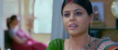 Aarti used to take me
along with her to these parties, - Shaadi Mein Zaroor Aana