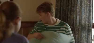 - ... Abby has a secret boyfriend.
- Everyone knows. - Frayed