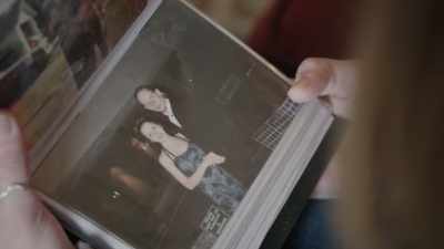 Abby: Izzy, look at this.
[laughs] - Through Our Eyes