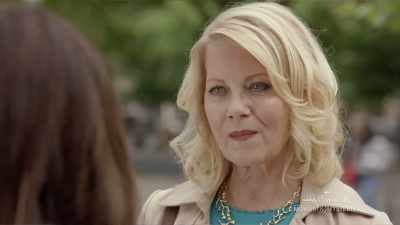 Abby's a chef, she probably
owns knives like that! - Crossword Mysteries: Proposing Murder