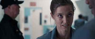 [Abi] It's not crazy! I see him,
I see him everywhere. - Tow