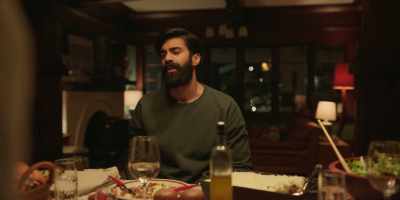 Absolutely, I was already picking up
Brady, right? Sit. I'll make you a plate. - Maid
