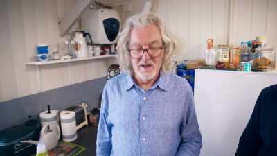 Absolutely jack. 'Cause that lid
was on pretty tight, - James May and the Dull Men