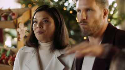 - Absolutely, yeah, great idea.
- Yeah, just, one portrait, - Mom's Christmas Boyfriend