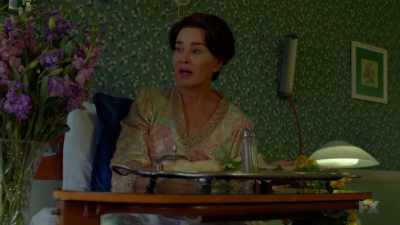 Academy award-winning actress, - FEUD