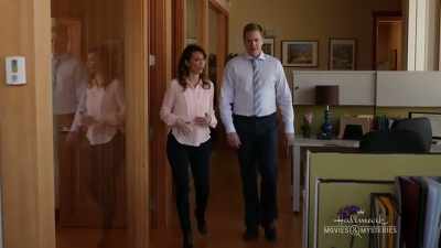 - According to Lynn,
they're not gonna get - The Julius House: An Aurora Teagarden Mystery