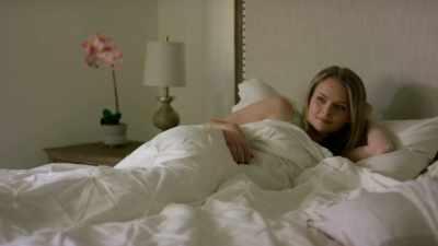 Acorda, Gwen.
É o dia do casamento da Rachel. - The Wedding Fix
